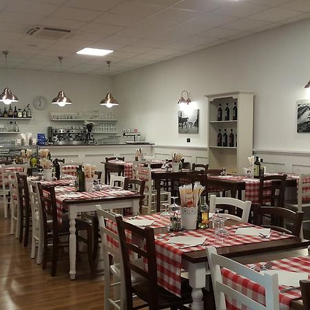 Albergo Pizzeria Sole San Giovanni Lupatoto Exteriör bild