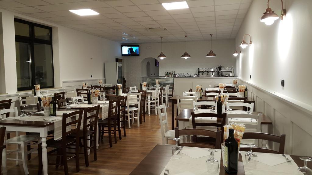 Albergo Pizzeria Sole San Giovanni Lupatoto Exteriör bild