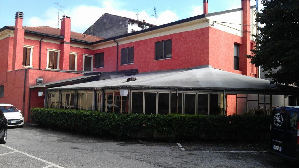 Albergo Pizzeria Sole San Giovanni Lupatoto Exteriör bild