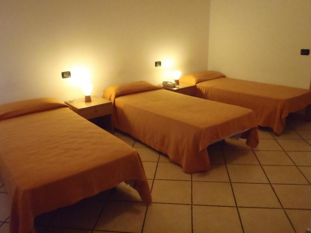 Albergo Pizzeria Sole San Giovanni Lupatoto Exteriör bild