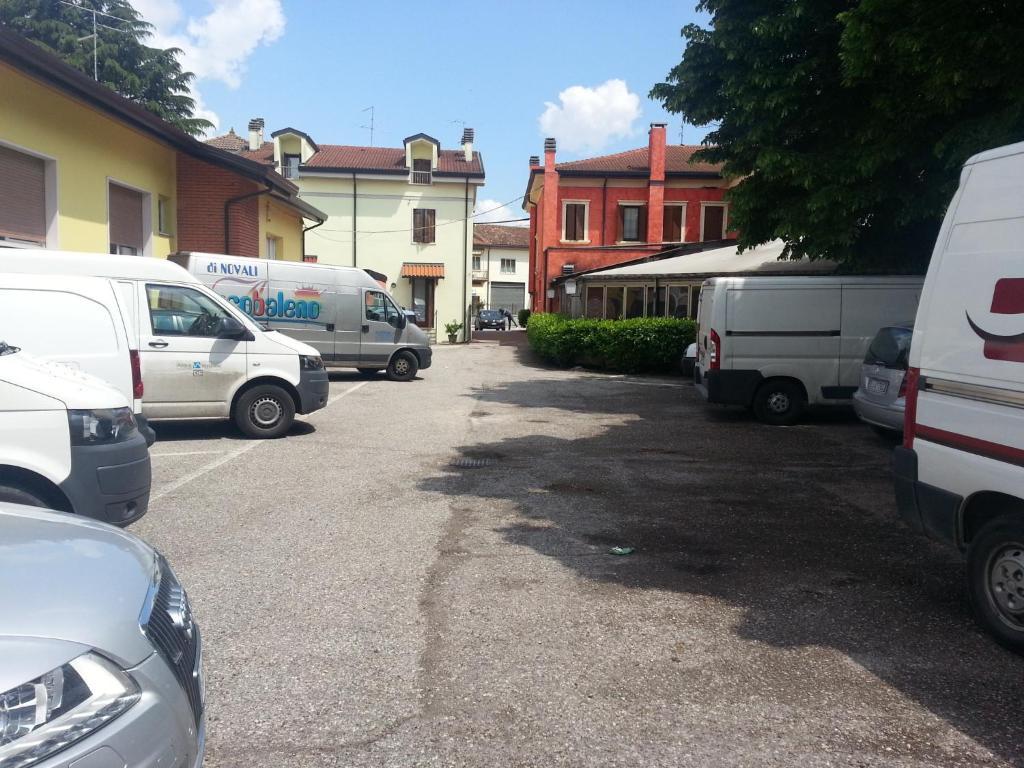 Albergo Pizzeria Sole San Giovanni Lupatoto Exteriör bild
