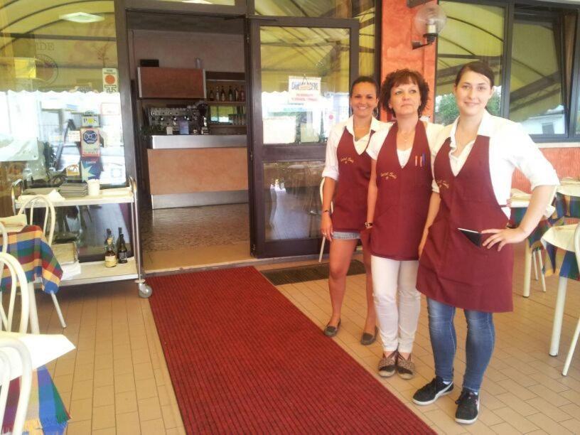 Albergo Pizzeria Sole San Giovanni Lupatoto Exteriör bild